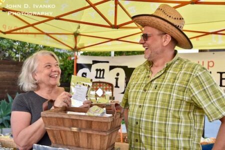 Sales-Boosting Tips from a Farmers’ Market Manager Image